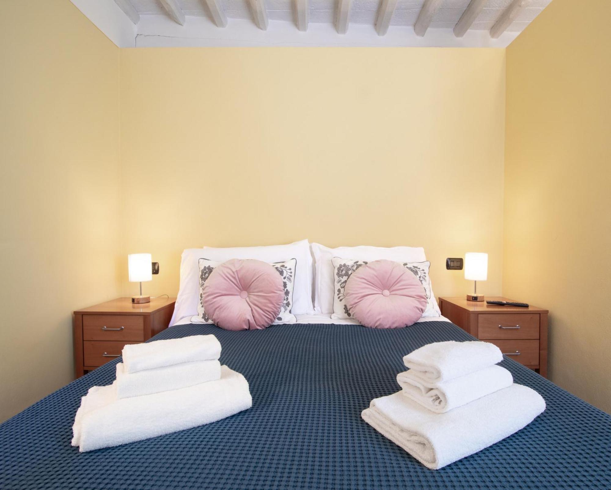 A Casa Di Irene Apartment ลุคคา ภายนอก รูปภาพ
