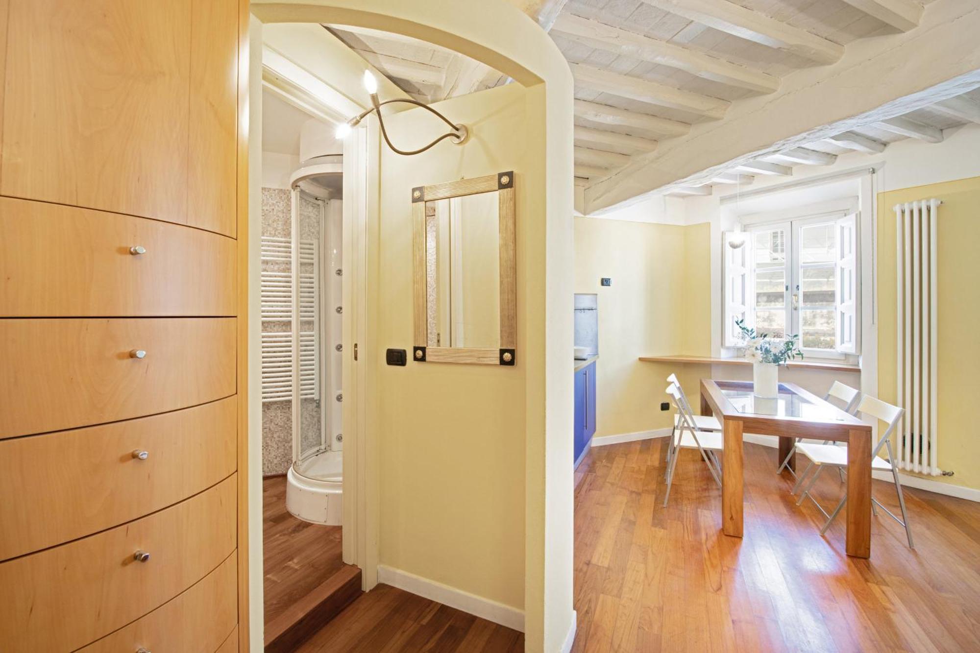A Casa Di Irene Apartment ลุคคา ภายนอก รูปภาพ