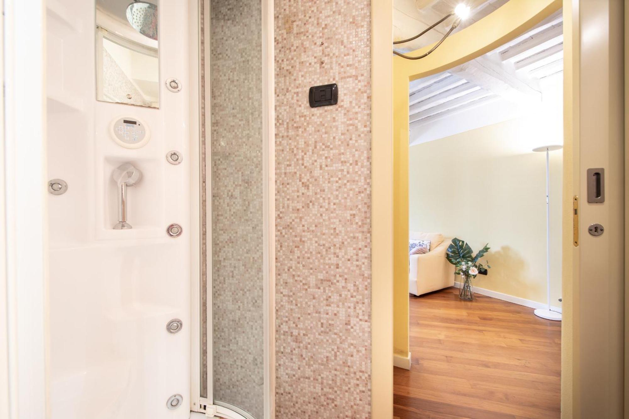 A Casa Di Irene Apartment ลุคคา ภายนอก รูปภาพ