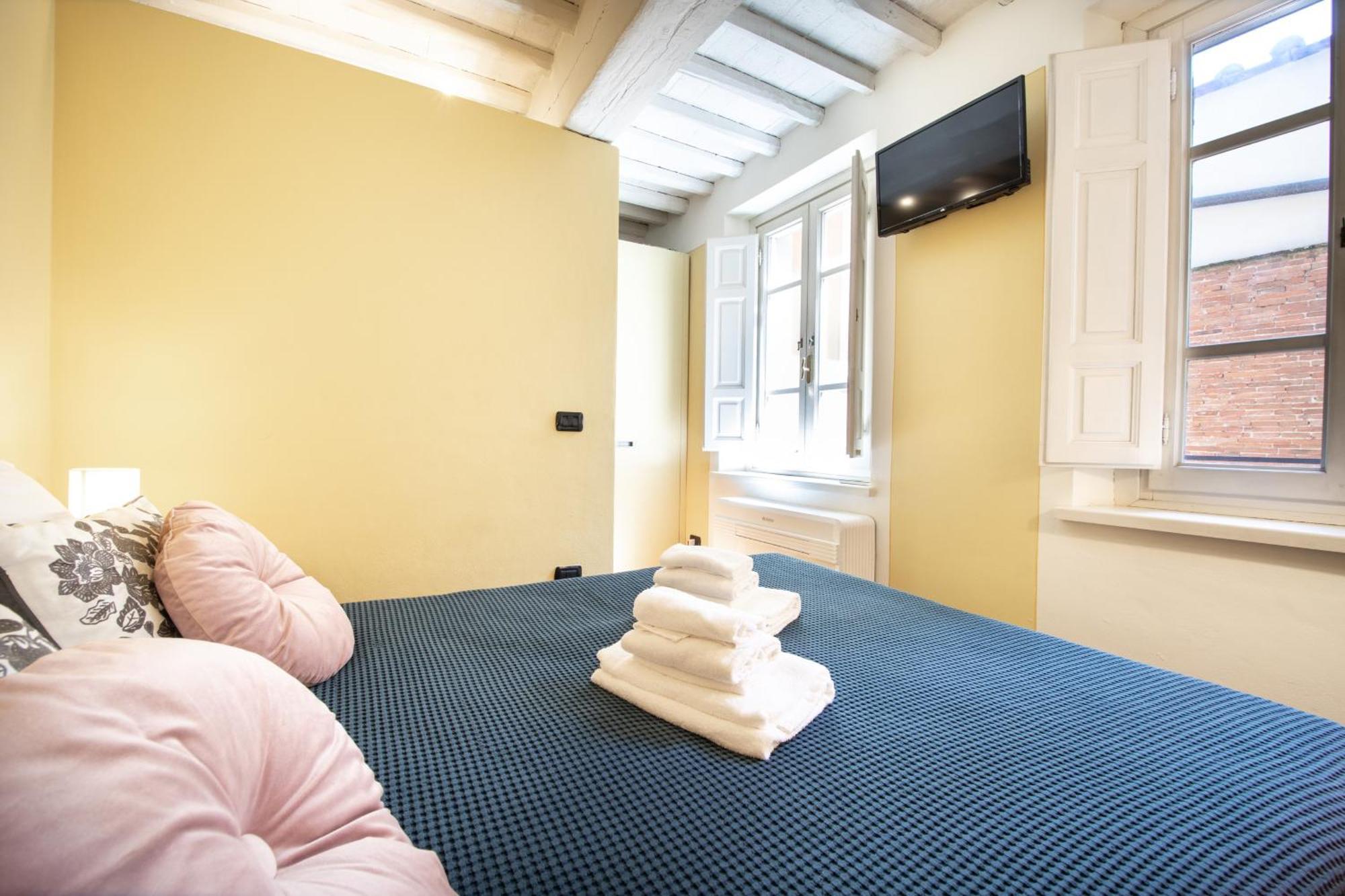 A Casa Di Irene Apartment ลุคคา ภายนอก รูปภาพ