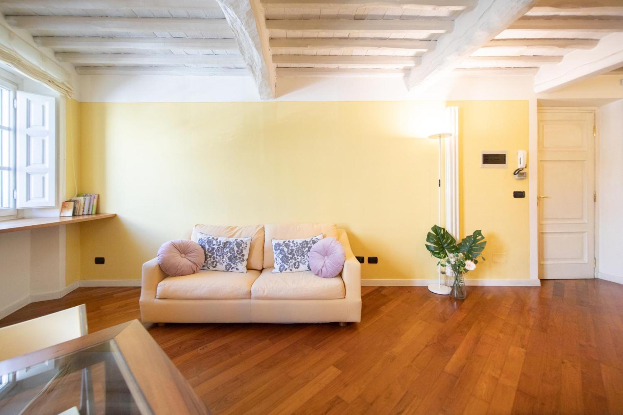 A Casa Di Irene Apartment ลุคคา ภายนอก รูปภาพ