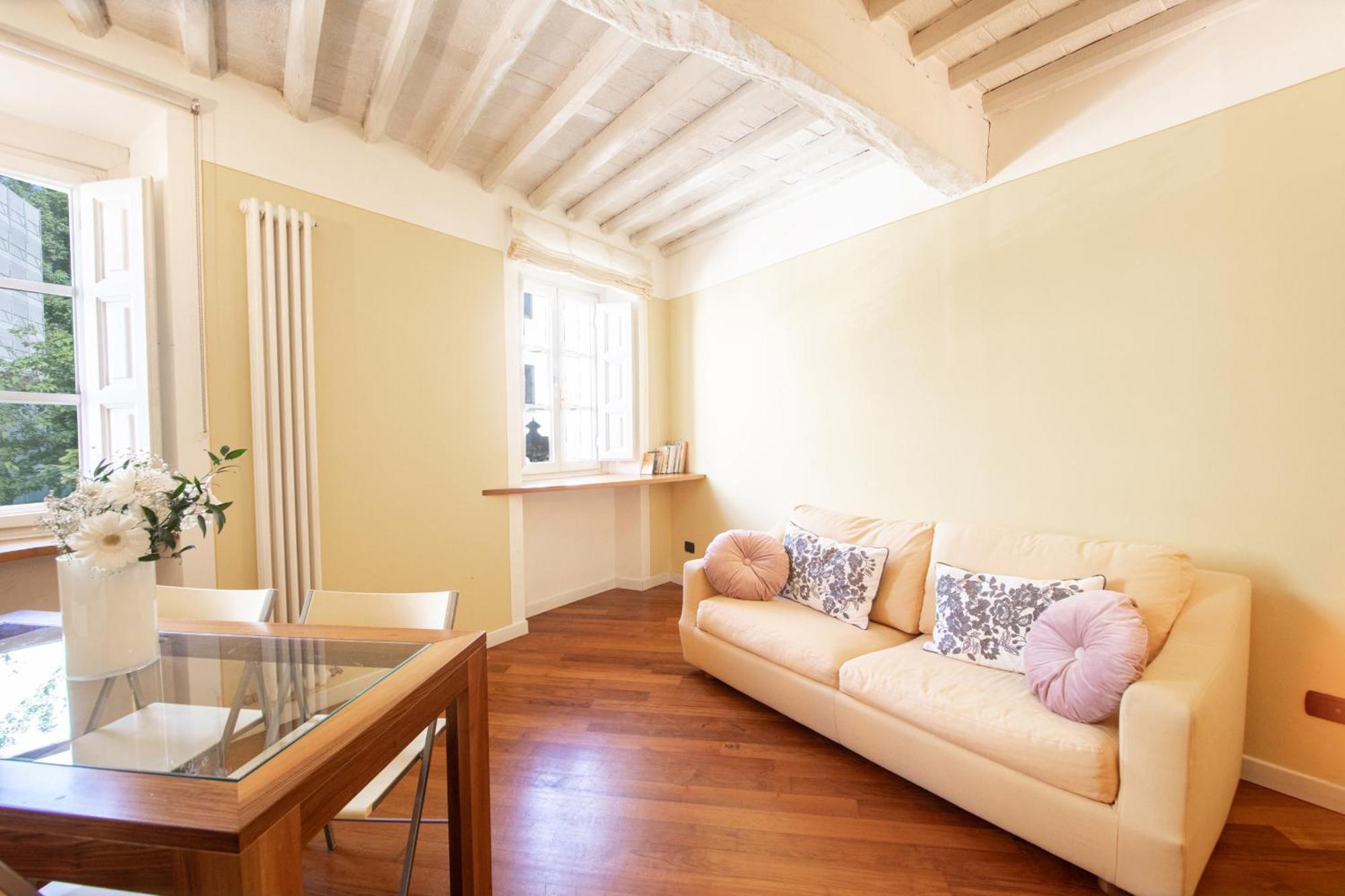 A Casa Di Irene Apartment ลุคคา ภายนอก รูปภาพ